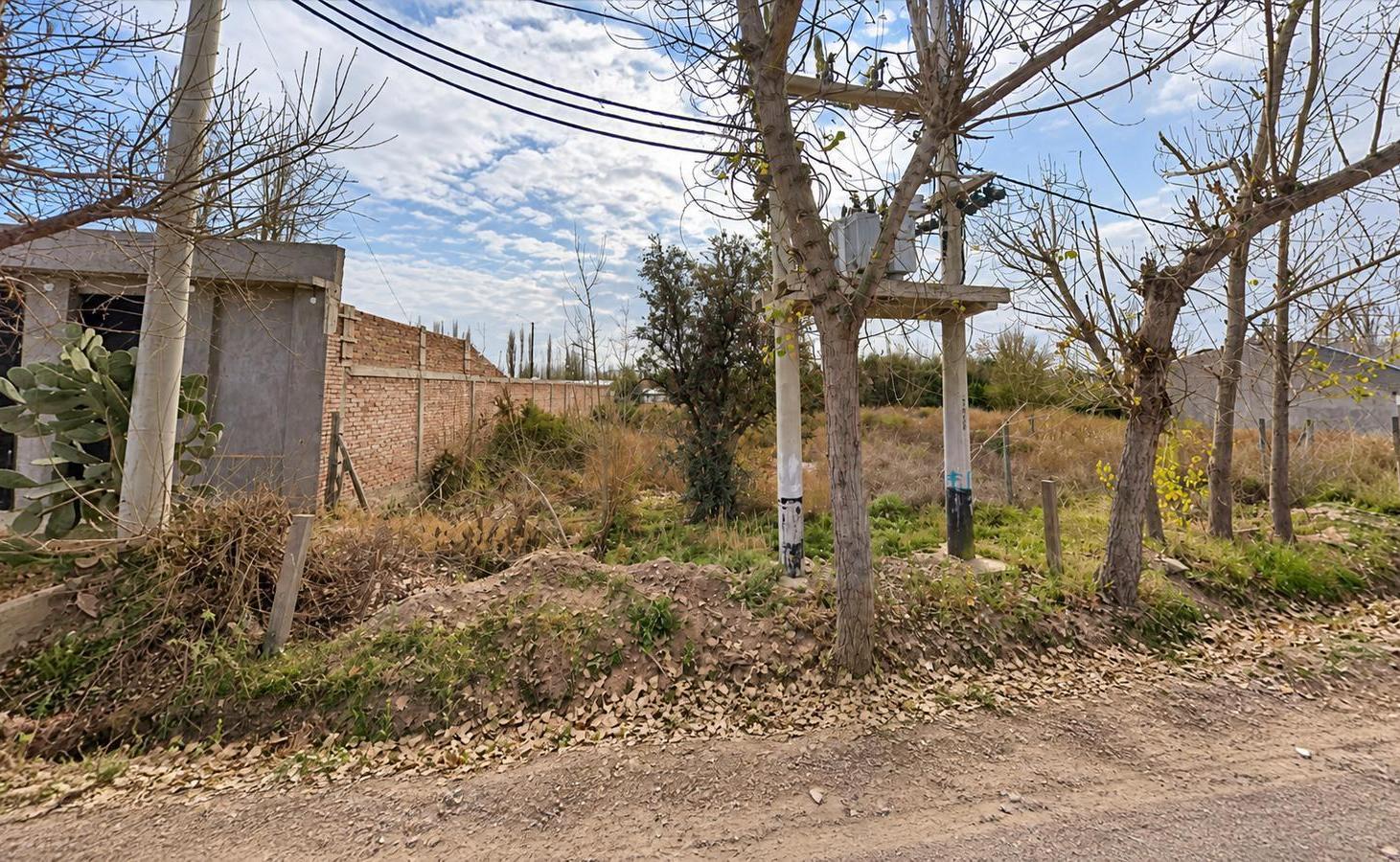 Foto de Terreno de 698 m² con 14m de Frente en Chacras de Coria, imagen 3
