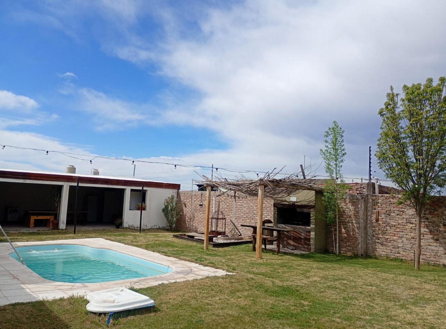 Foto de VENTA QUINCHO SALON CON PILETA Y PARQUE, imagen 2