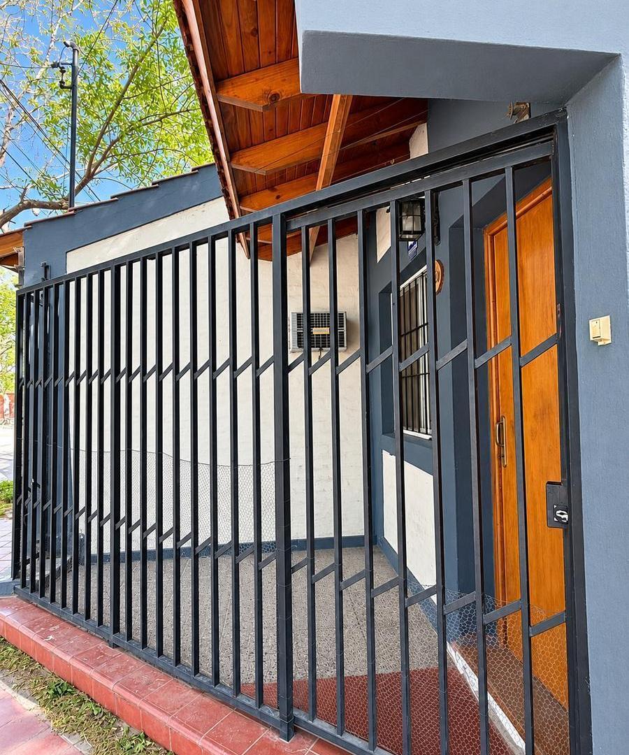 Foto de VENTA Casa 3 dormitorios -Terraza -B° Reconquista . Las Heras, imagen 2
