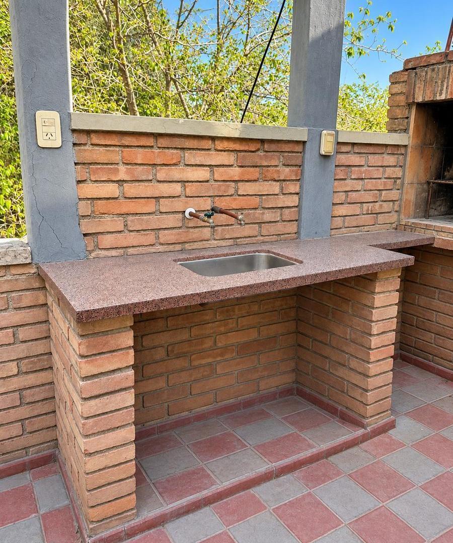 Foto de VENTA Casa 3 dormitorios -Terraza -B° Reconquista . Las Heras, imagen 5
