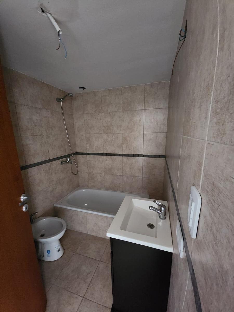 Venta Departamento 3 Ambientes con Cochera y Baulera en Haedo - Apto Credito 3
