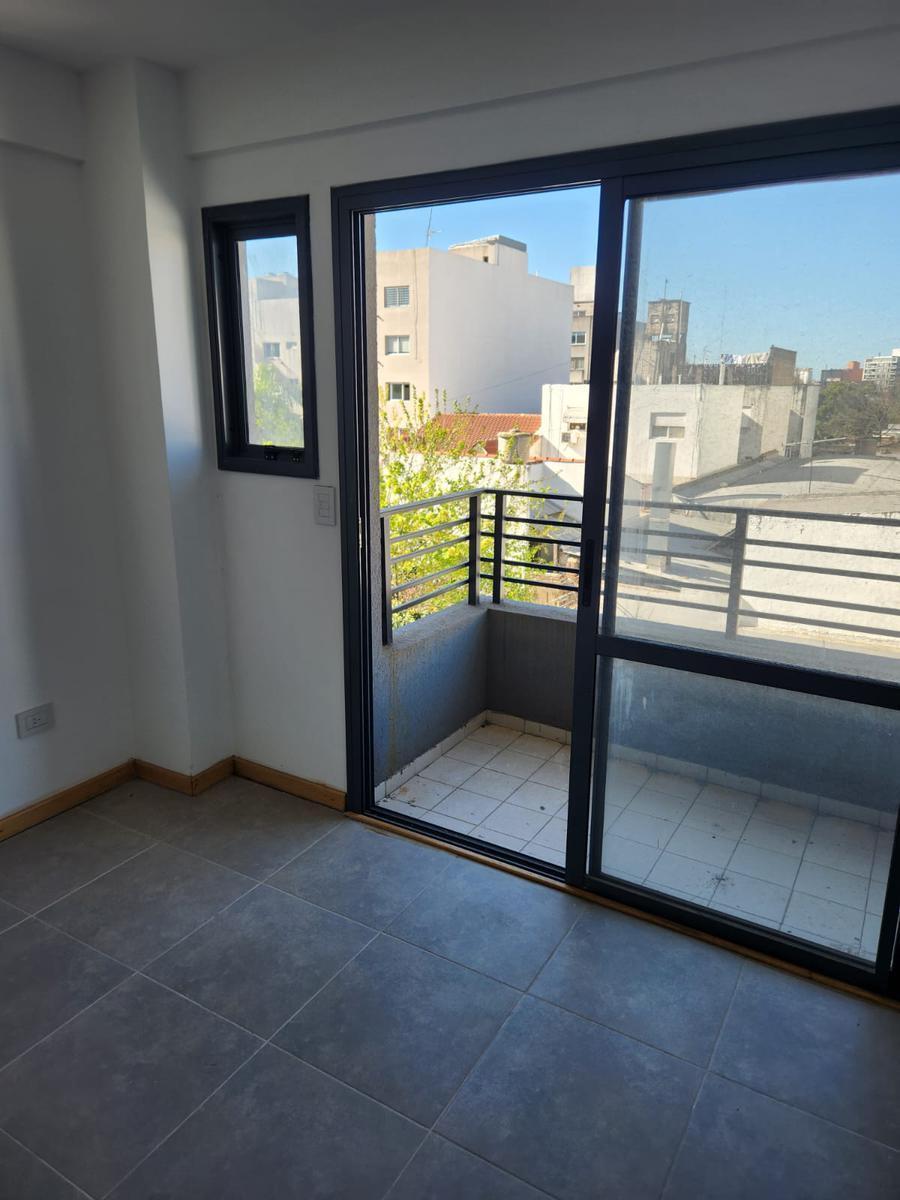 Venta Monoambiente Al Frente con Balcón en Haedo - Apto Credito 1