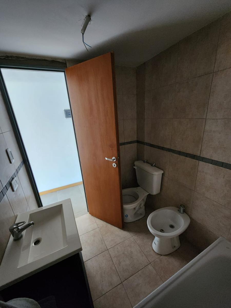 Venta Monoambiente Al Frente con Balcón en Haedo - Apto Credito 3