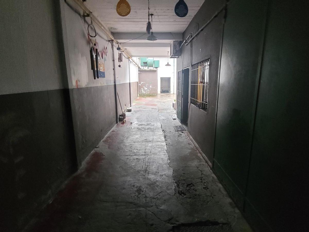 Foto de Local, Galpón y 2 Dptos de 4 amb y 1 amb 808 m² – Todo en Block – Juan, imagen 2