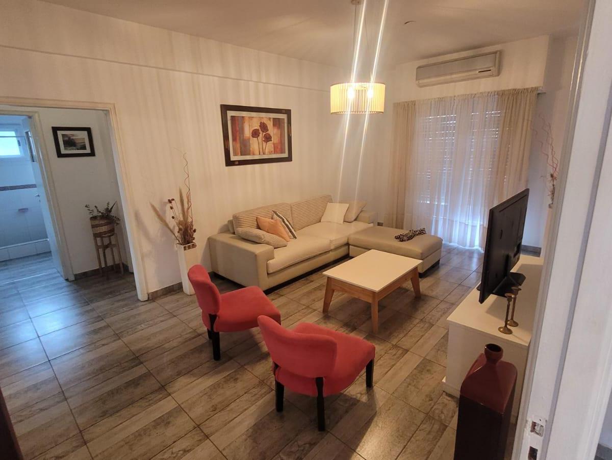 Local en esquina 200 m² – Dpto 4 amb, Casa 4 Amb y lote 365 m² San Justo