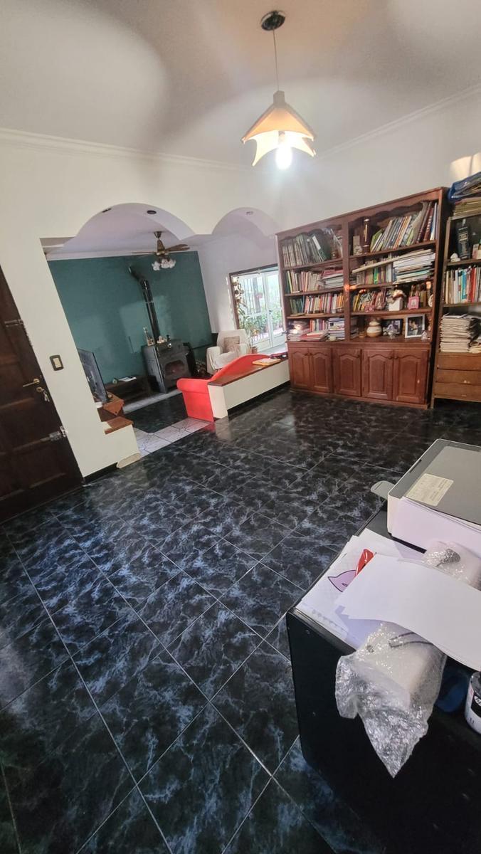 Casa en  Venta 5 ambientes en Gonzáles Catan