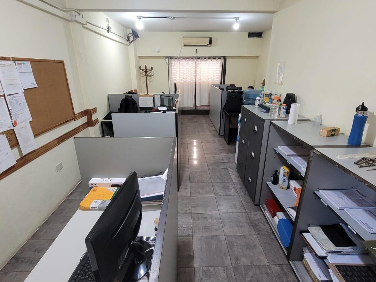 Foto de venta en block 2 locales con 3 departamentos Moron sur, imagen 4