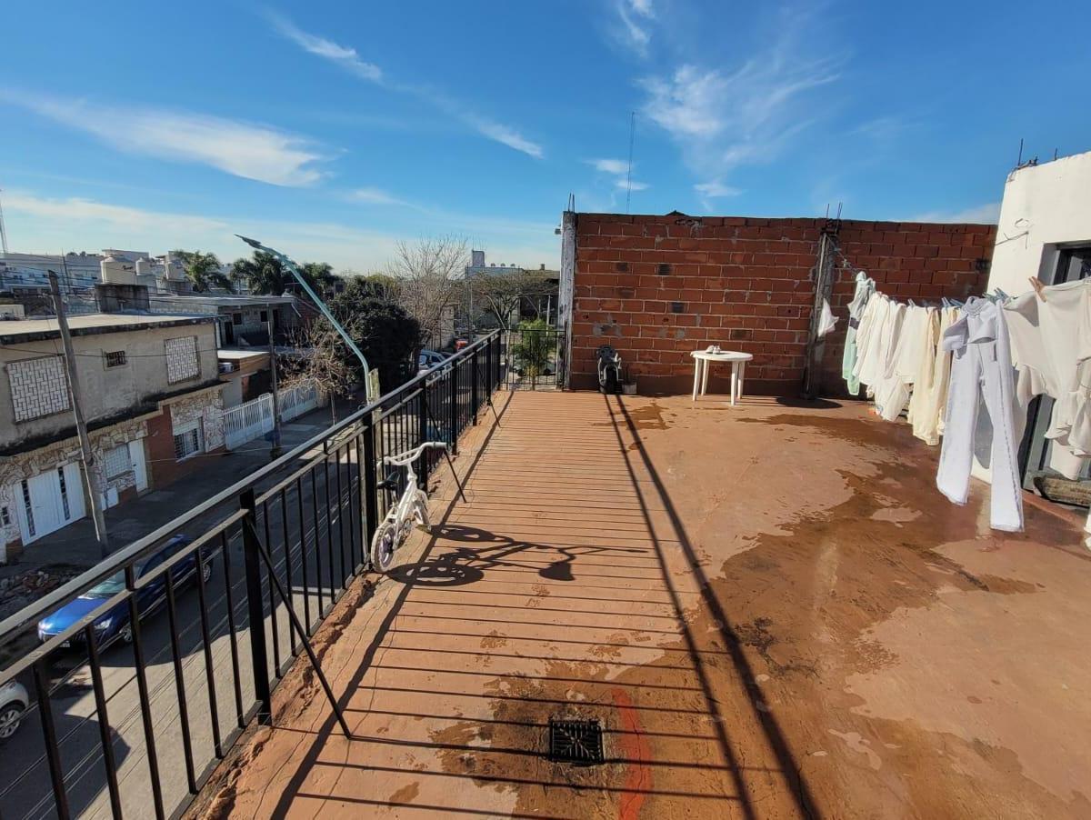 Foto de venta en block 2 locales con 3 departamentos Moron sur, imagen 5