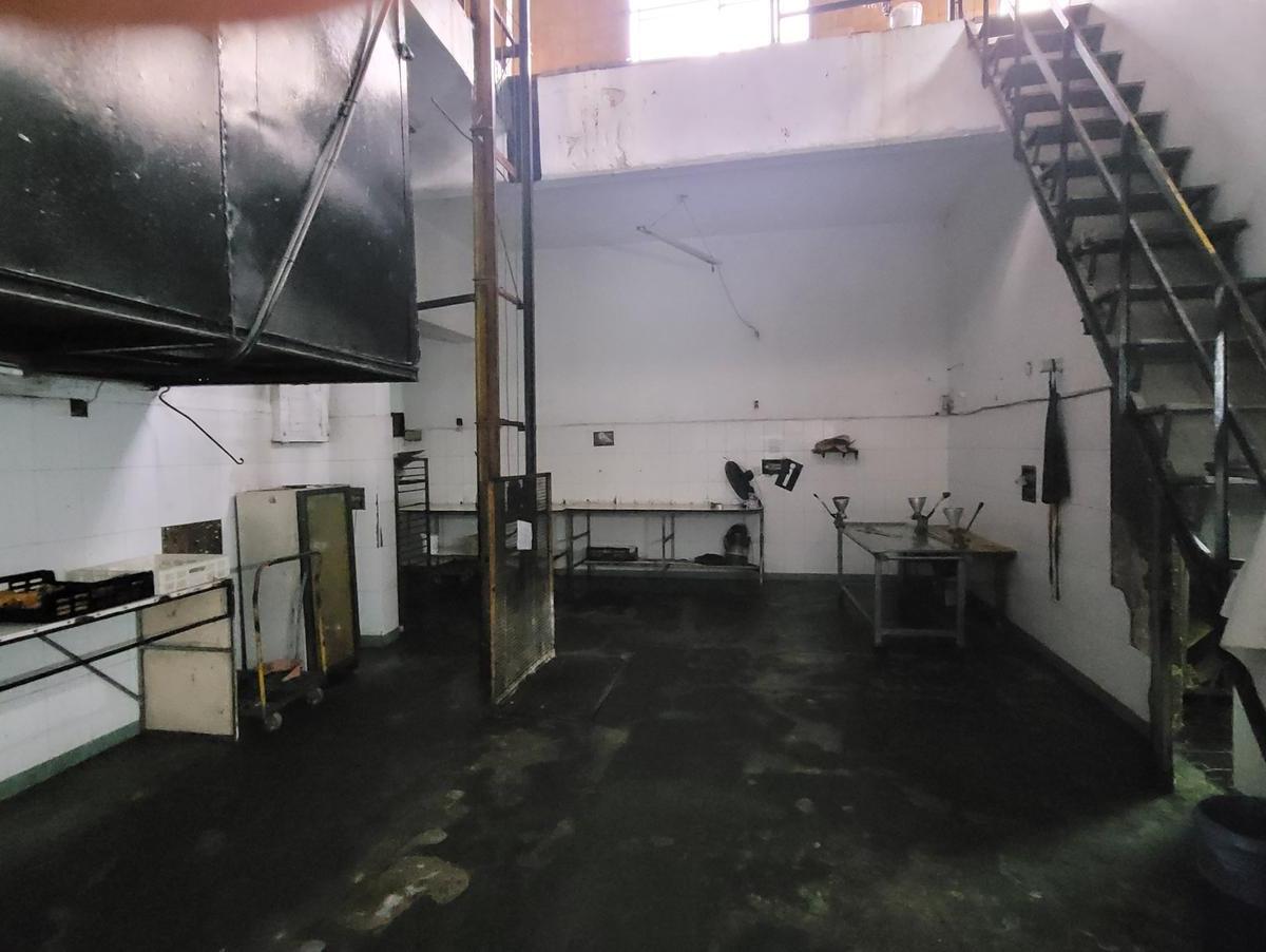 Foto de alquiler galpon 400m2 con local comercial San justo, imagen 5