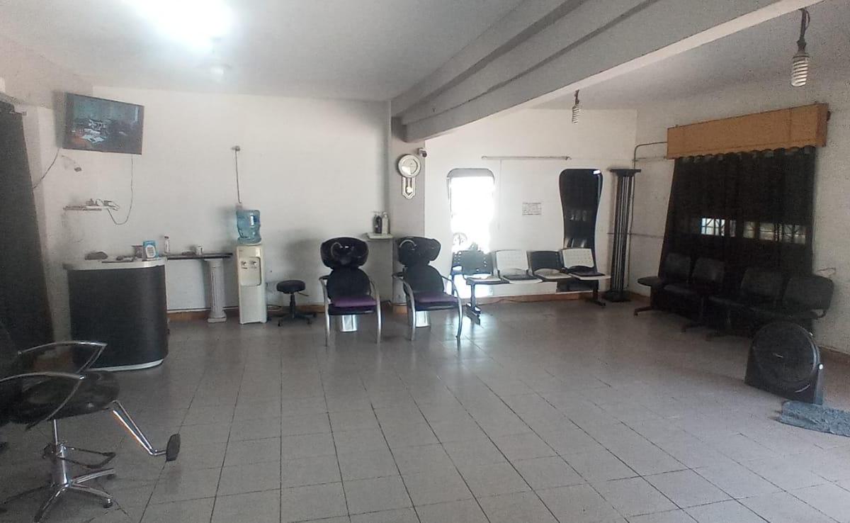 Foto de VENTA IMPORTANTE LOCAL COMERCIAL CON VIVENDA EN VIRREY DEL PINO KM 35, imagen 5