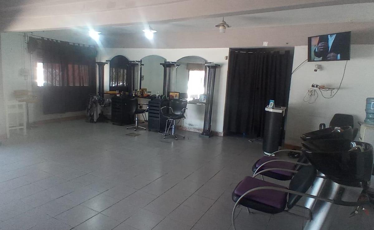 Foto de VENTA IMPORTANTE LOCAL COMERCIAL CON VIVENDA EN VIRREY DEL PINO KM 35, imagen 2