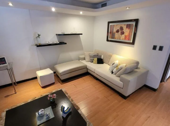 Casa en  alquiler vivienda o uso comercial 5 ambientes con quincho y pileta San Justo 4