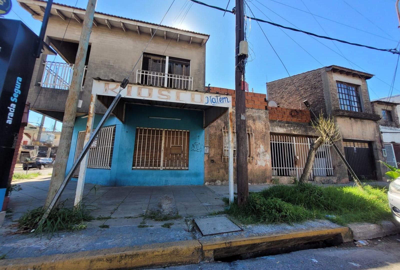 casa Multifamiliar de 5 ambientes  en venta Isidro Casanova