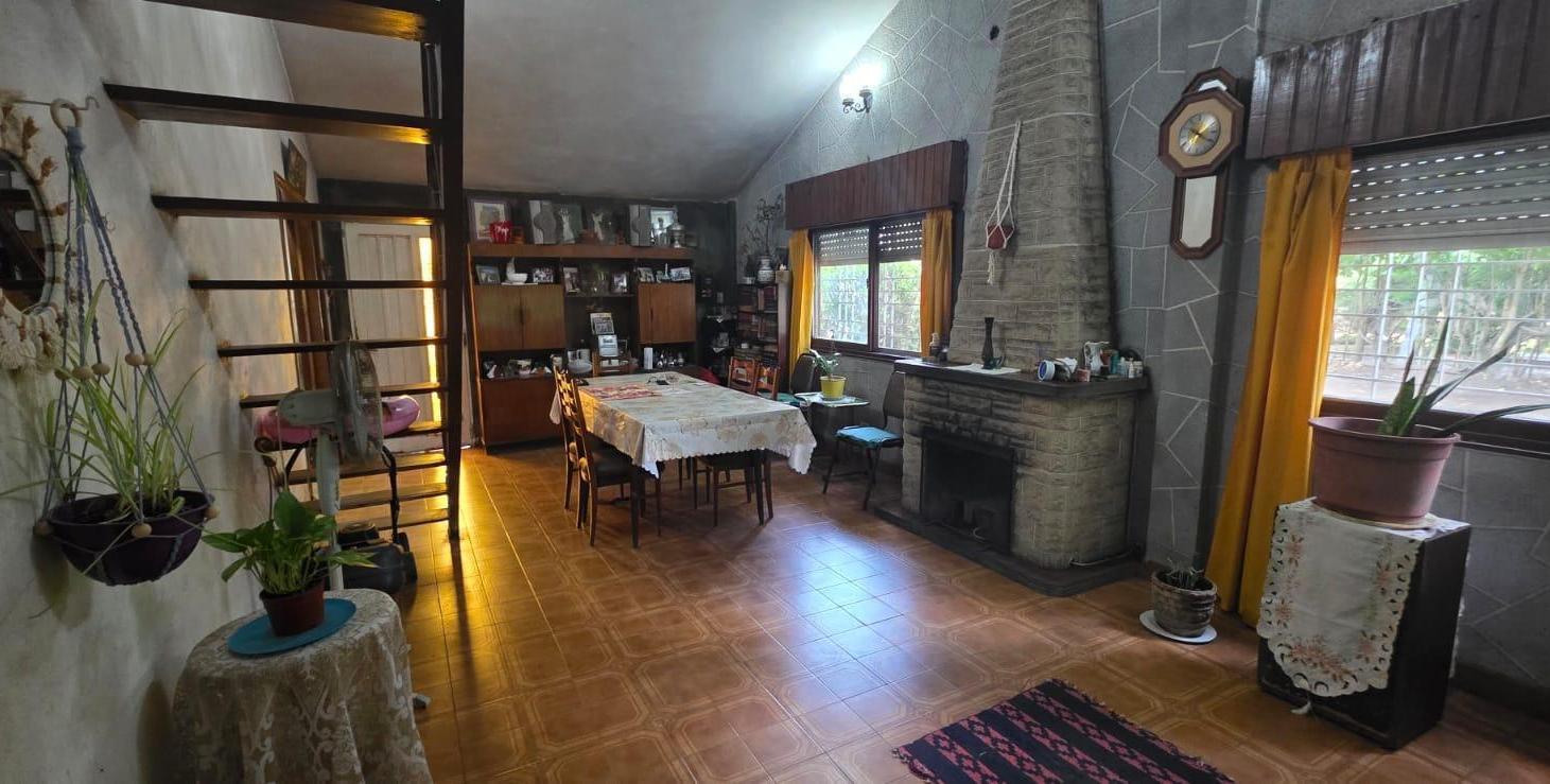 Foto de Venta Casa Quinta, 3 Amb, estilo Chalet con Pileta, en 20 de junio, imagen 5