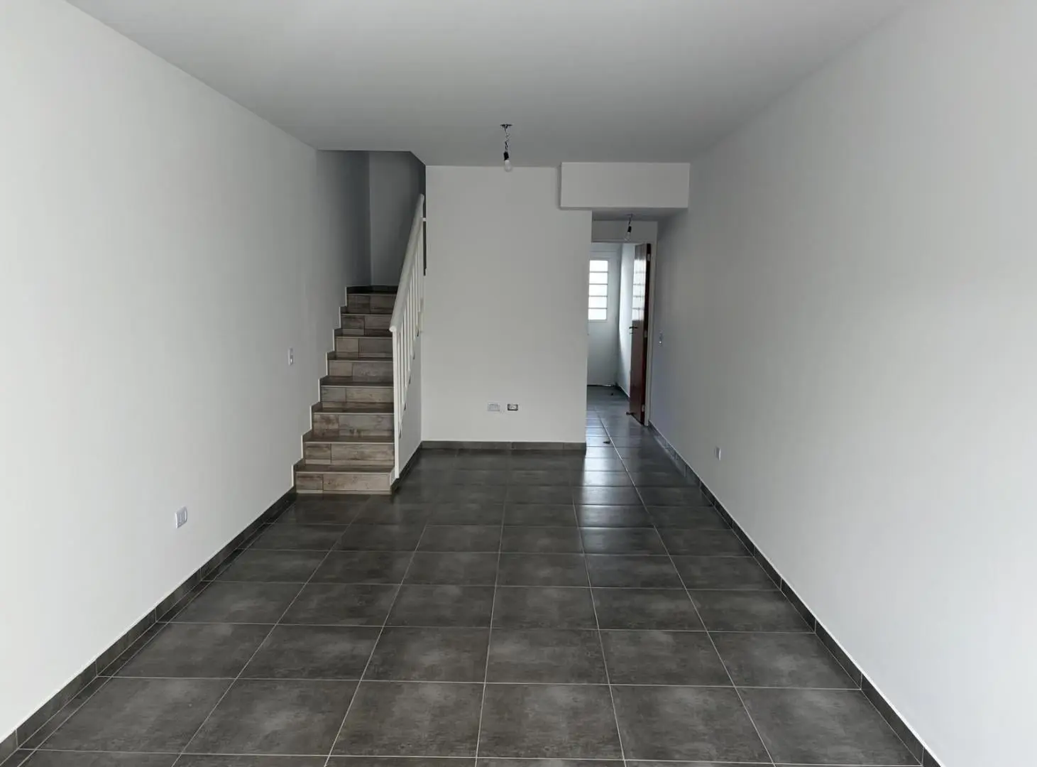 VENTA TRIPLEX DE 4 AMBIENTES CON COCHERA Y PATIO - SAN JUSTO 4