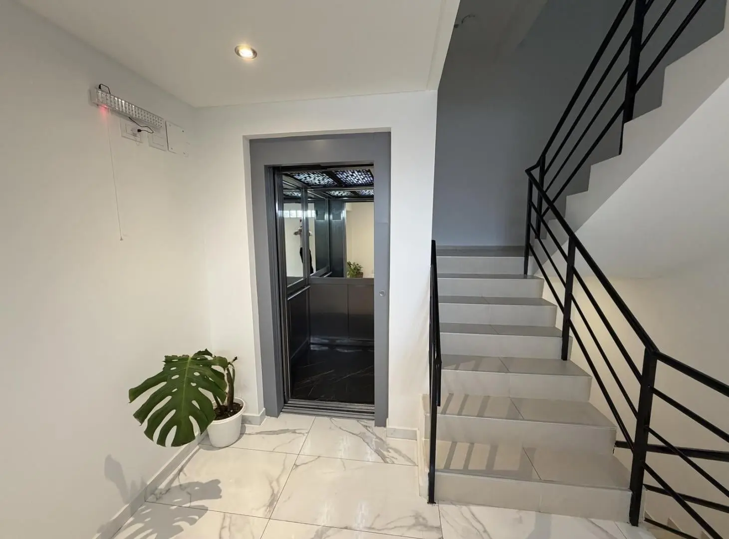 VENTA SEMIPISO DE 3 AMBIENTES CON BALCON 2