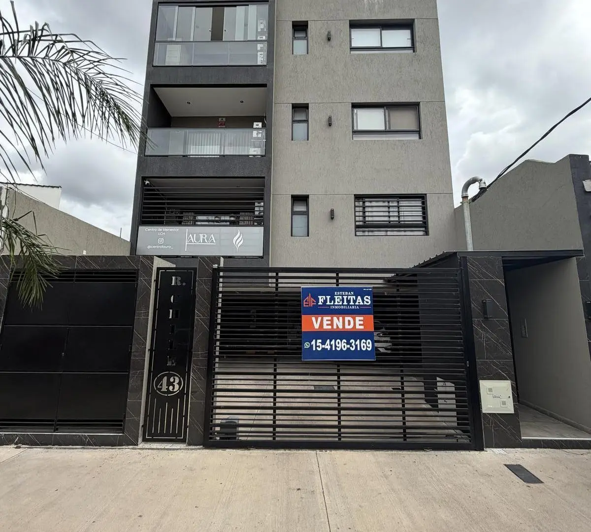 VENTA SEMIPISO DE 3 AMBIENTES CON BALCON 1