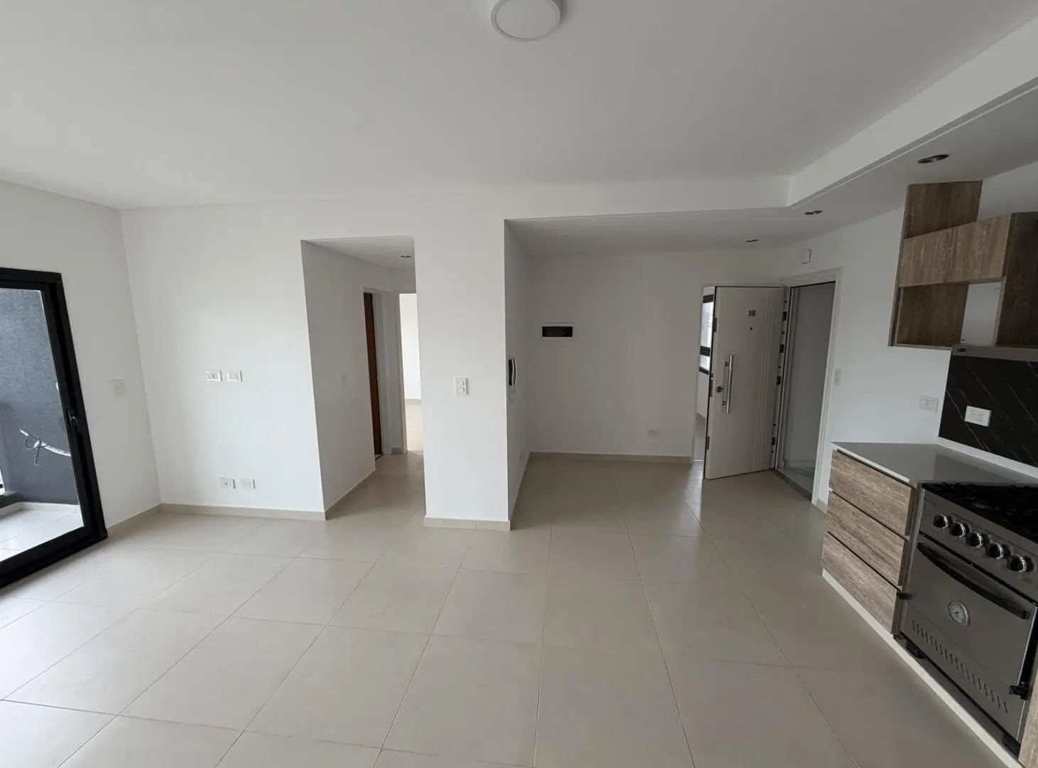 VENTA SEMIPISO DE 3 AMBIENTES CON BALCON 5