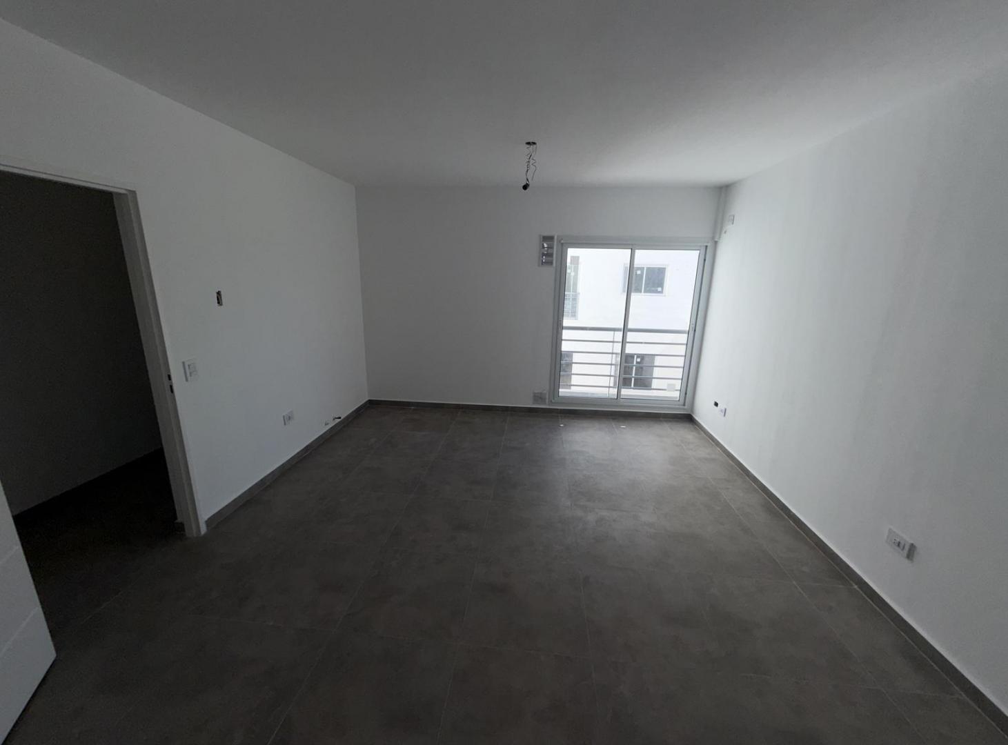 Foto de Venta Departamento en Planta Baja de 3 ambientes villa luzuriaga con, imagen 5