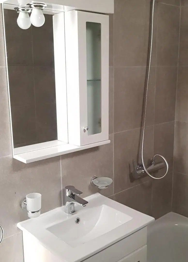 Venta Departamento 2 ambientes en planta baja con patio y cochera 2