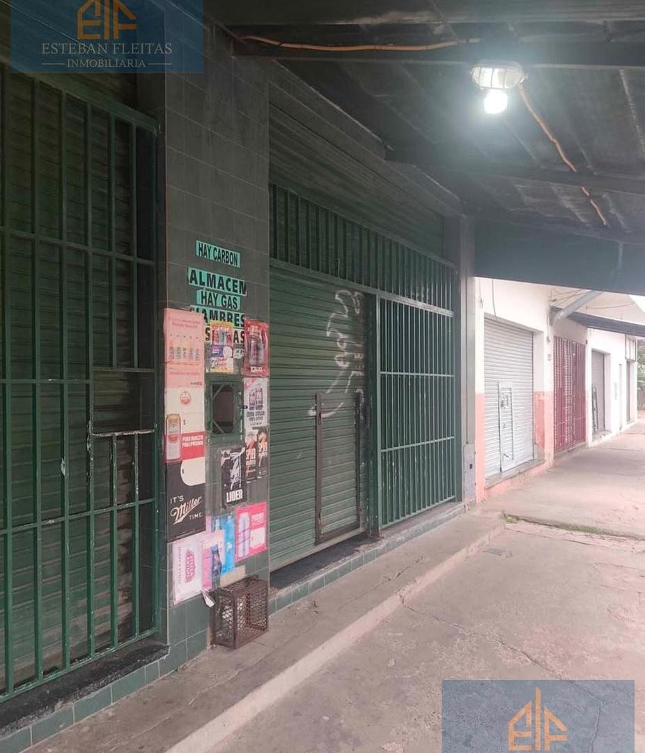 Foto de Alquiler Local comercial en Isidro Casanova, imagen 3