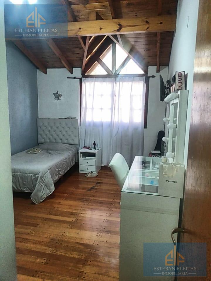 Foto de IMPERDIBLE CASA 4 AMBIENTES EN CIUDAD EVITA | PILETA, QUINCHO Y COCHERA, imagen 5