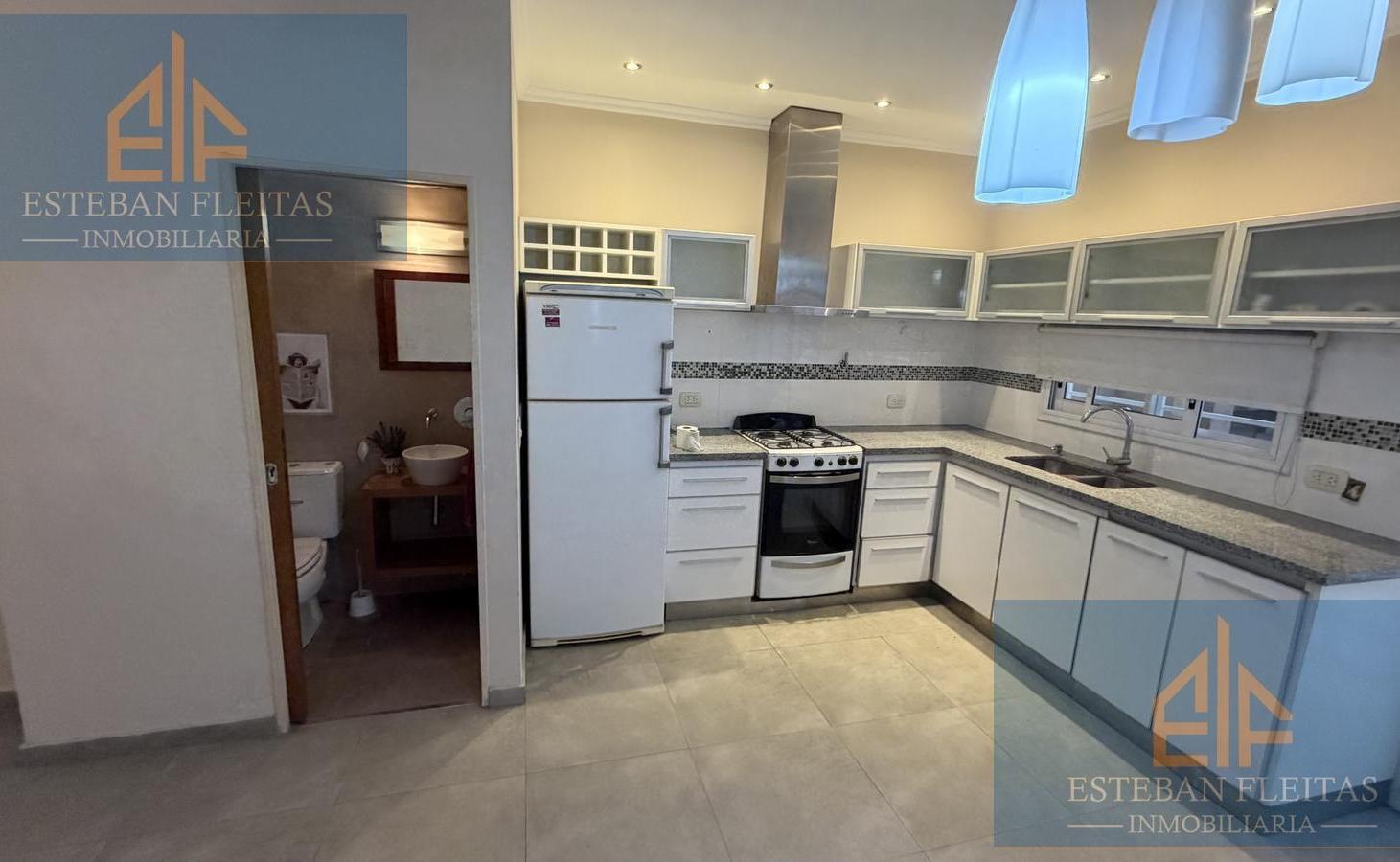 Foto de Alquiler dúplex de 4 ambientes de categoría con pileta - San Justo, imagen 2