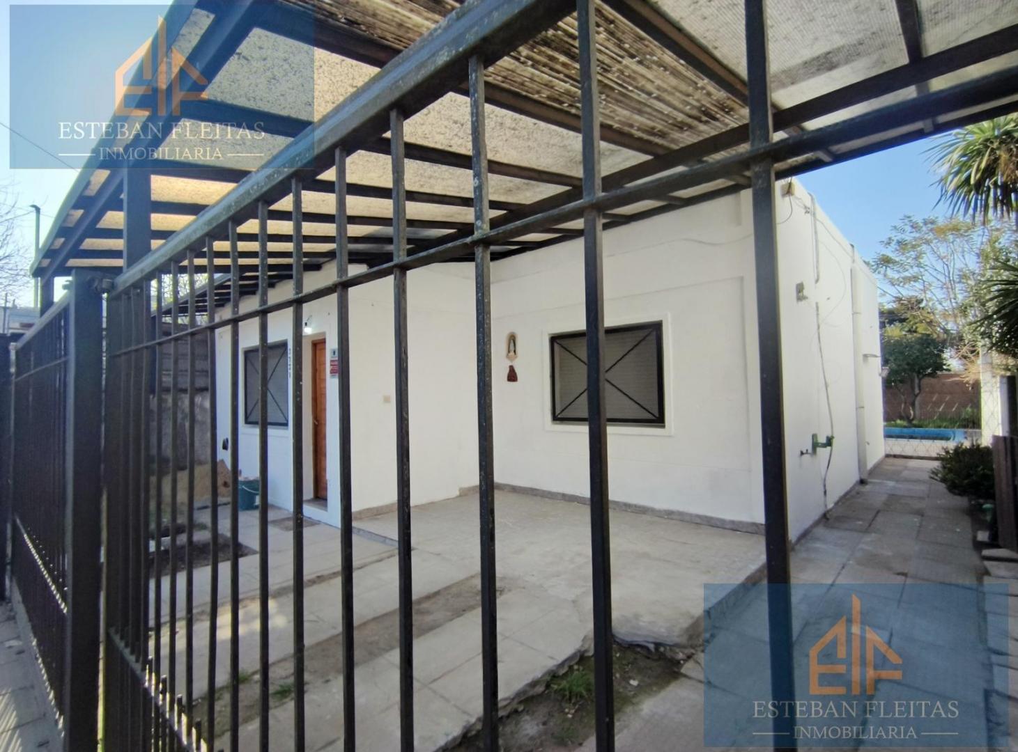 Foto de Venta de Casa de 3 ambientes con cochera y pileta, Castelar Sur, zona, imagen 5