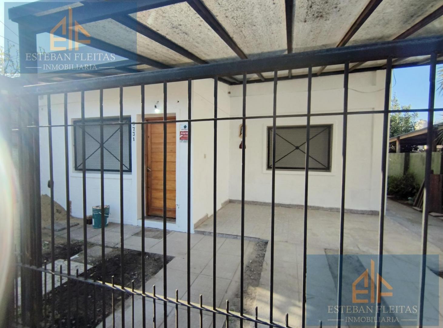 Foto de Venta de Casa de 3 ambientes con cochera y pileta, Castelar Sur, zona, imagen 1