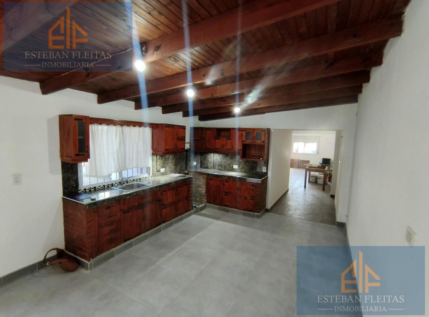 Foto de Alquiler de Casa de 3 ambientes con cochera y pileta, Castelar Sur, imagen 1