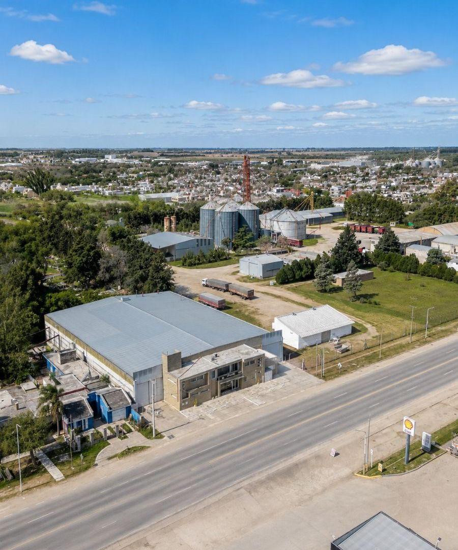 Foto de VENTA- NAVE INDUSTRIAL, SOBRE RUTA 9, RÍO SEGUNDO - APTA INDUSTRIA, imagen 2