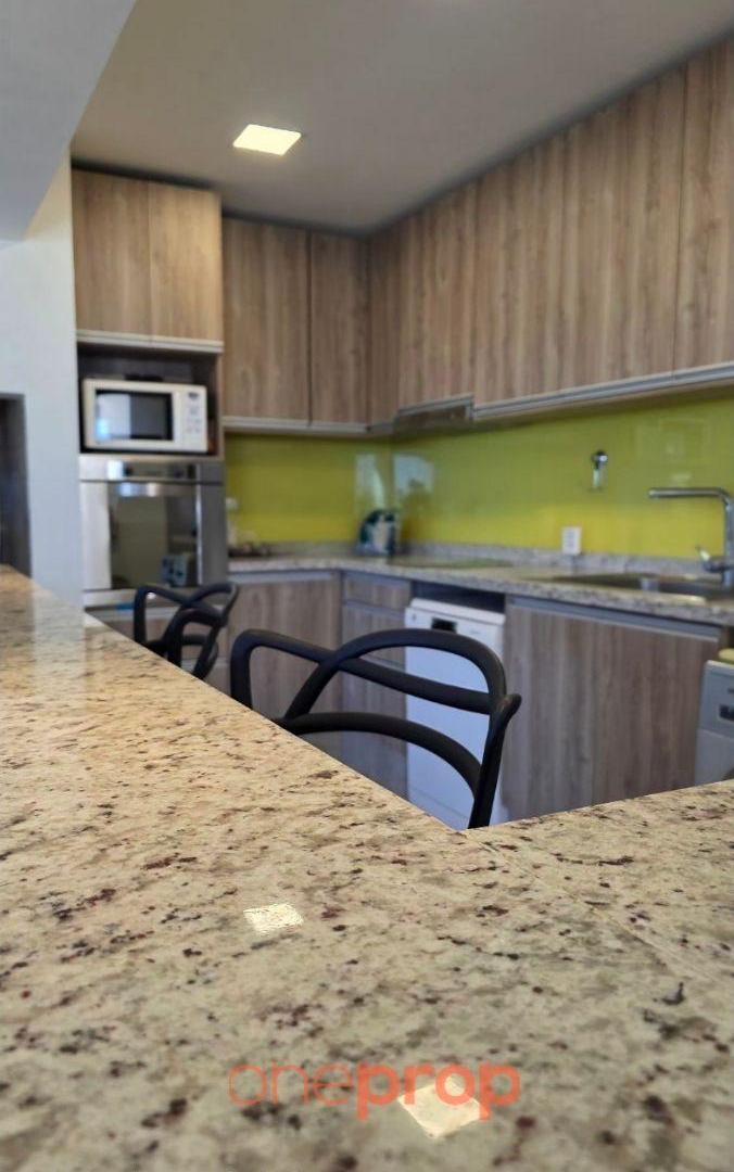 Foto de ESPECTACULAR CASA PRACTICAMENTE SIN USO CON CON CANCHA Y VESTURARIO EN, imagen 4