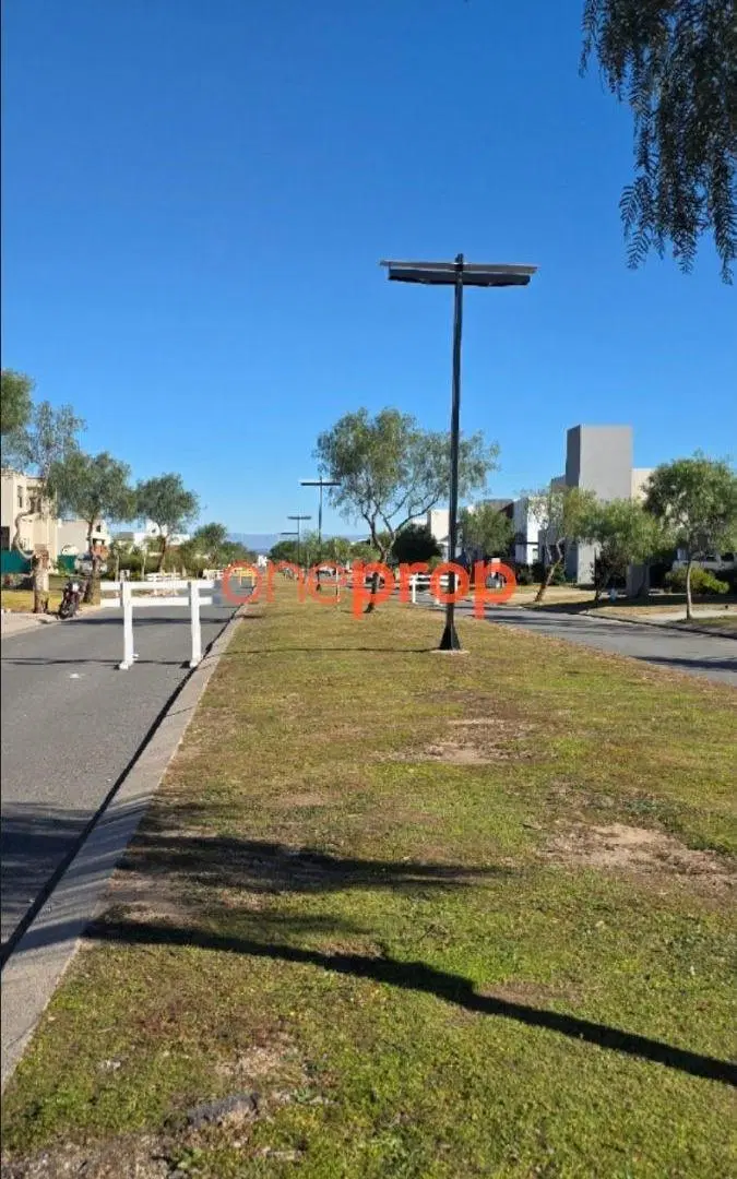 Tremendo lote en el barrio cerrado que mas revaloriza de zona sur! 4
