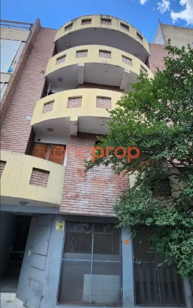 UNA CLASICO QUE NO PASA DE MODA! IDEAL PARA PRIMER VIVIENDA O ALQUILAR EN UNA ZONA MUY SEGURA 2
