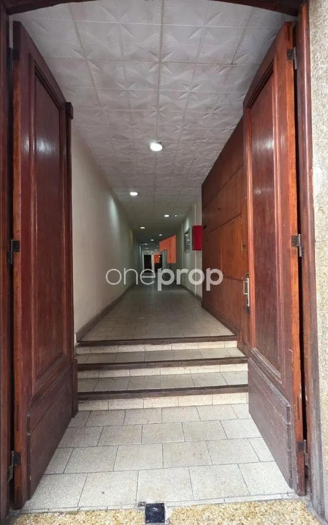 NO PAGUES MAS ALQUILER! COMPRATE ESTA OFICINA HERMOSA BIEN UBICADA Y A UN PRECIAZO! 4