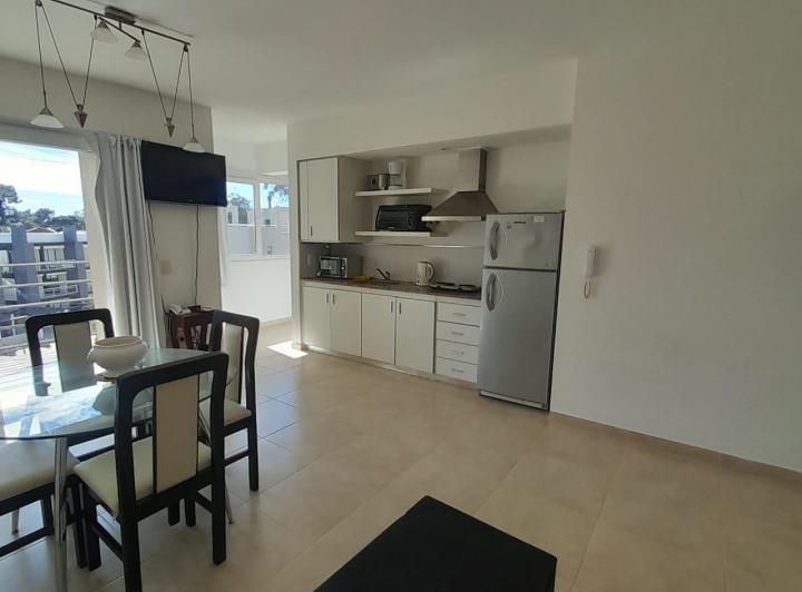 Foto de departamento en el centro de Pinamar hasta 4 personas, imagen 2