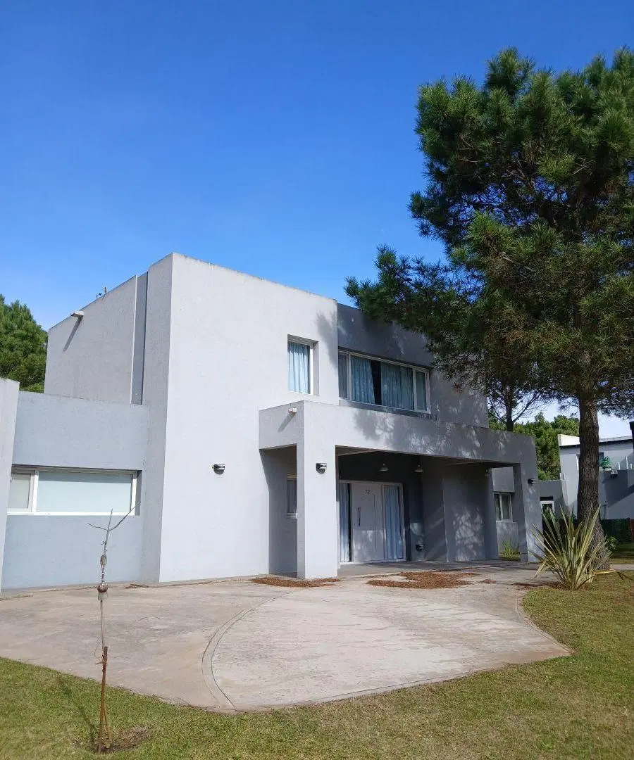 casa en venta en la herradura 2