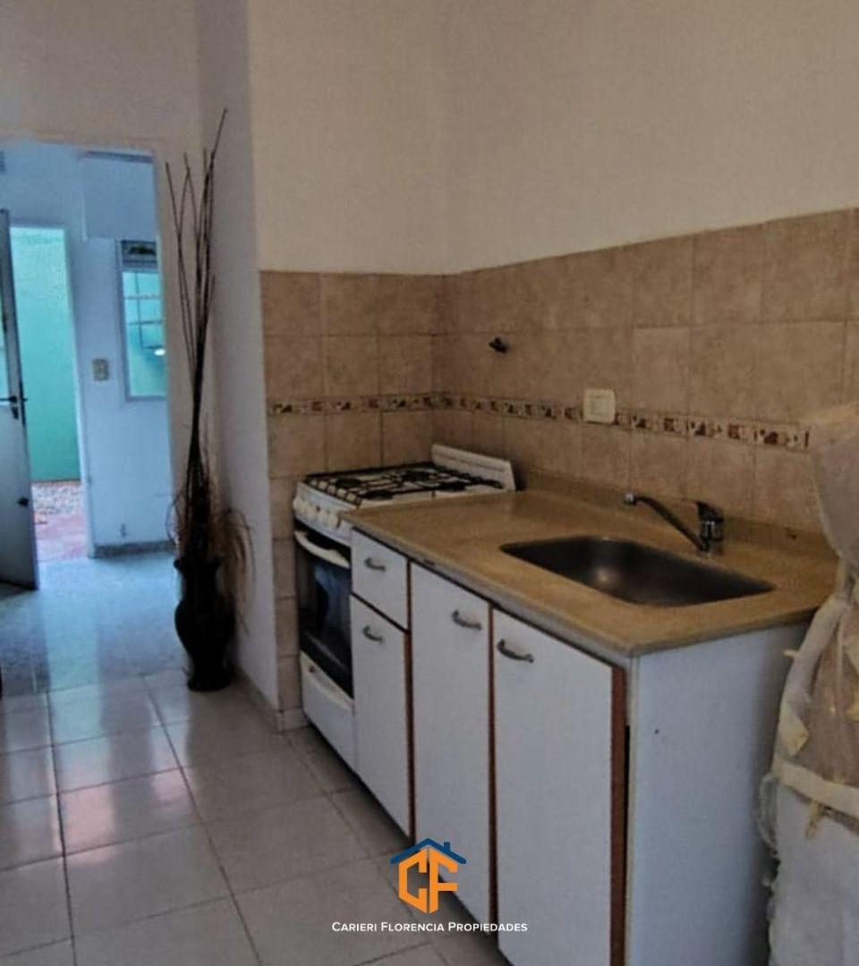 Venta De Ph 2 Ambientes Con Patio Interno Y Terraza En Caseros