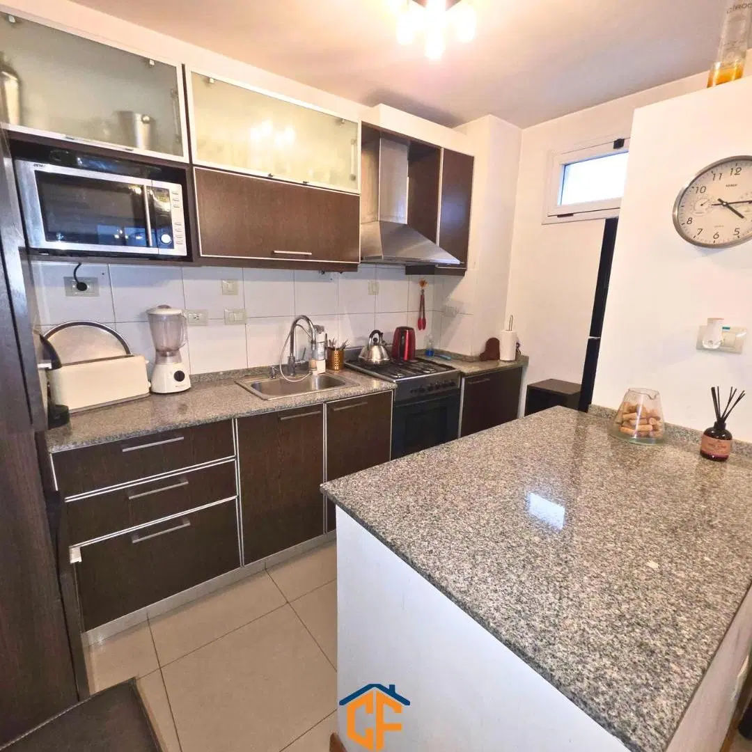 EXCELENTE DEPARTAMENTO 3 AMBIENTES EN VENTA CON SUM Y COCHERA 1