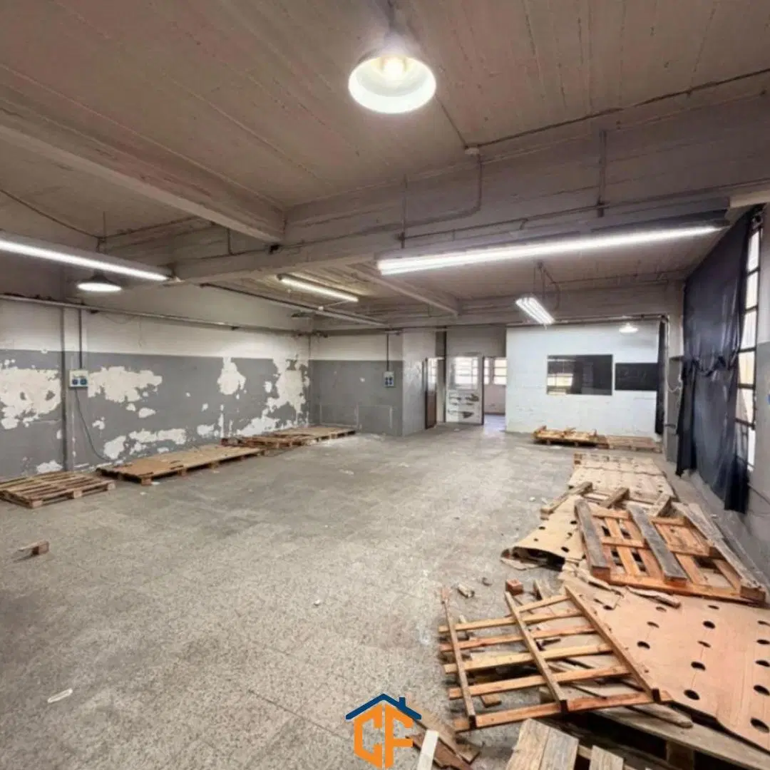 AMPLIO GALPON EN VENTA EN ZONA ESTRATEGICA DE SAN MARTIN 4