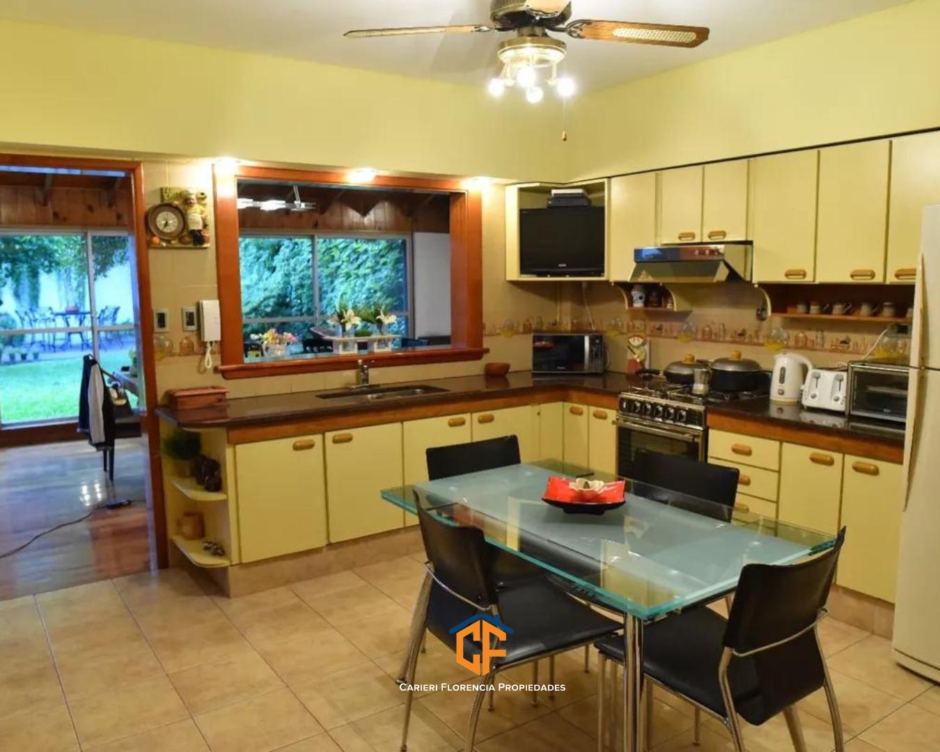 Foto de HERMOSA CASA 5 AMBIENTES EN VENTA CON PATIO, PARRILLA Y QUINCHO, EN, imagen 3