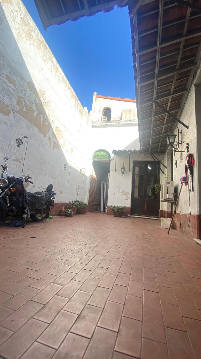 Venta - Casa con Lote Propio 1