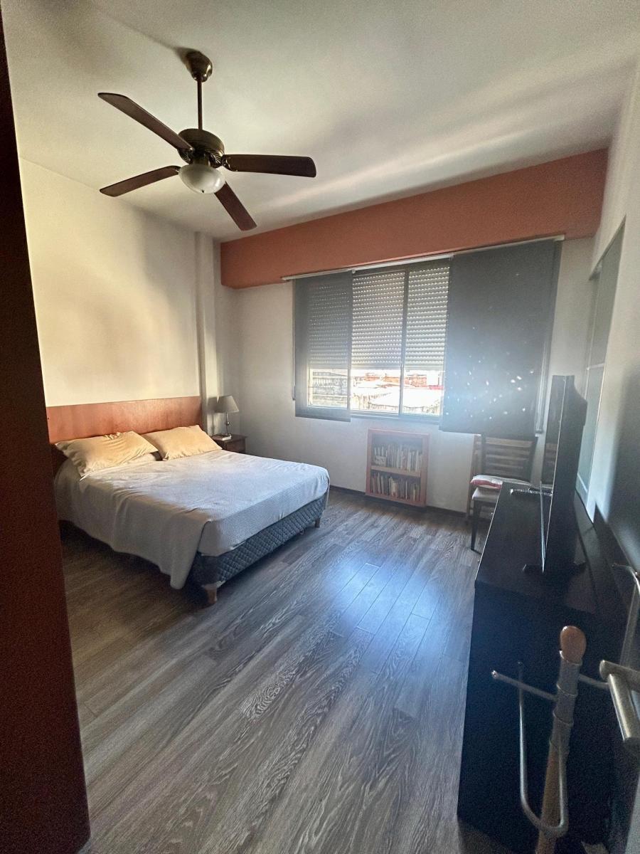Departamento 3 Amb. C/ Balcon. Impecable, Sobre Calle Defensa. 4