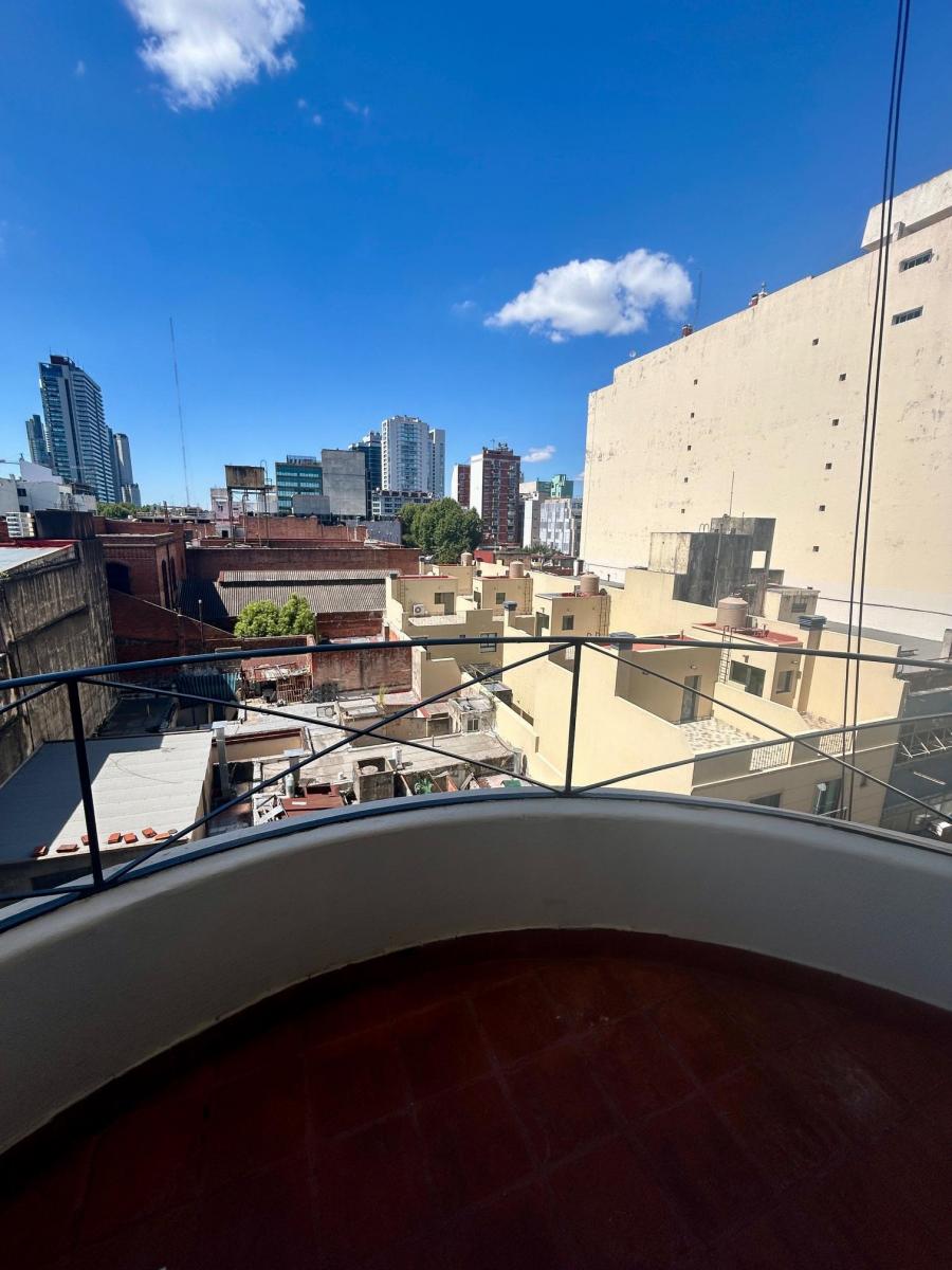 Departamento 3 Amb. C/ Balcon. Impecable, Sobre Calle Defensa. 3