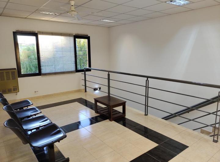 Plottier – Alquiler – Oficina – Zona centro 2