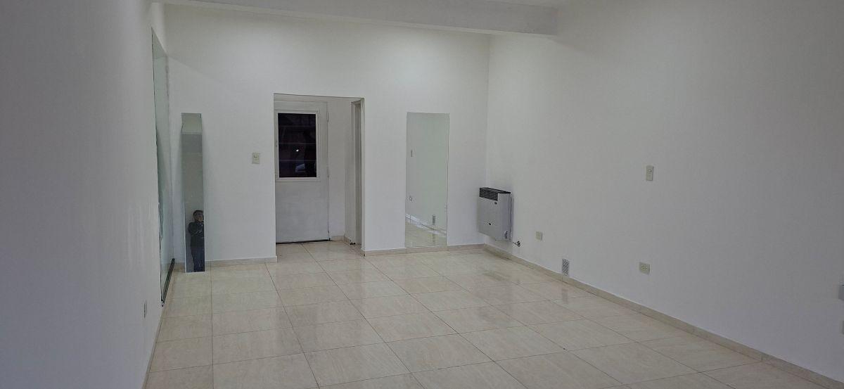 Foto de Plottier – Alquiler – Local Comercial – B° Pinar II, imagen 3