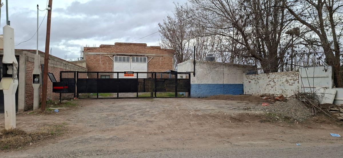 Foto de Cerca de zona Centro de la ciudad de Plottier, con orientación Oeste, imagen 3
