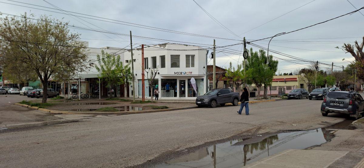 Foto de Oficina de 50 m2 en 1° Piso en Alquiler – Centro – Plottier – Neuquén, imagen 1
