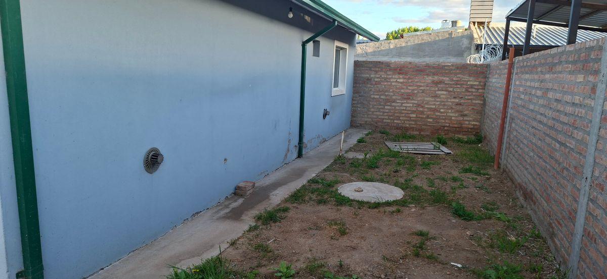 Foto de En Barrio Don Lukacs de la ciudad de Plottier, con orientación Norte, imagen 2