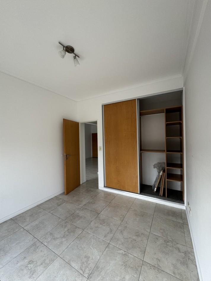 Departamento 2 Ambientes con Balcon, cochera y Baulera 2